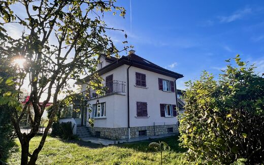 2.5 room apartment with balcony on the 1st floor.