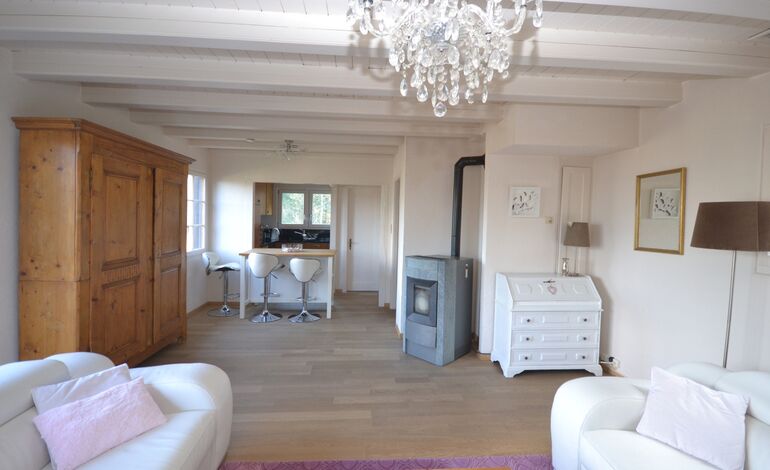 Chalet rénové de 5 pièces
Cadre bucolique