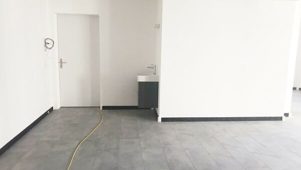 Commercial area of 54 m2