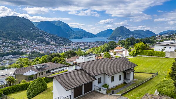 Two-family house with a large garden and beautiful panoramic view
