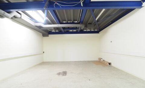Bureaux calmes et proches de la ville avec parkings à louer