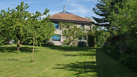Wohnhaus für Familien Nähe Schulen.