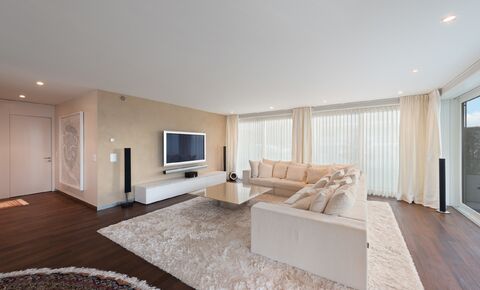 Luxuriöse und helle Wohnung am Zürichberg mit Sicht auf den Zürichsee