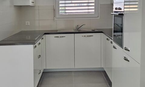 A LOUER à CUGY
Appartement 2,5 pces
1er étage avec balcon