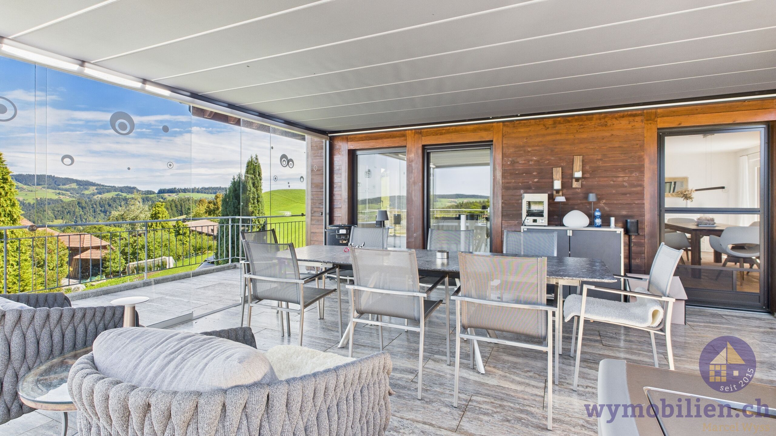 Pergola mit mobiler Verglasung 