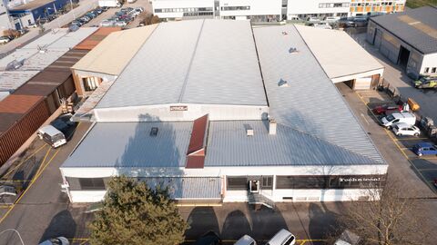 Immeuble industriel et commercial