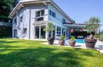 Wunderbare Villa im Grünen, mit schönem Swimmingpool und Top-Aussicht