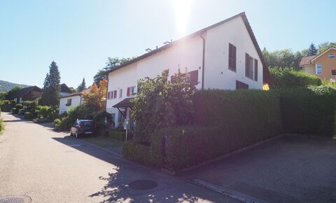 Neat double family house with garage in the house and garden