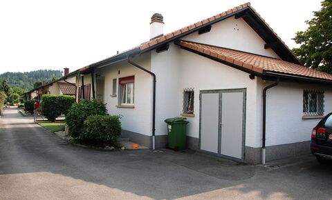 VERKAUFT - Schmuckes, total renoviertes 3.4 - 4.5 Zi.- EFH an Sackgasse