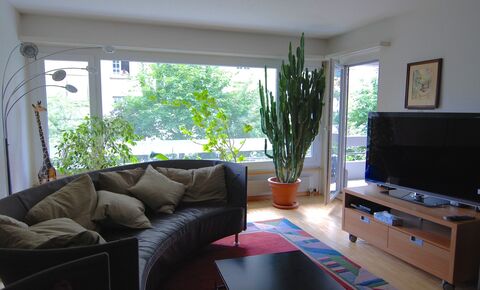 Vis à vis Stadtpark - Zentral gelegene 4 Zi.-Wohnung mit Balkon