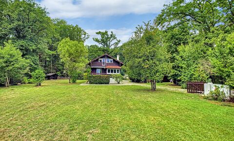 Exclusivity sold by us: charming villa on beautiful plot