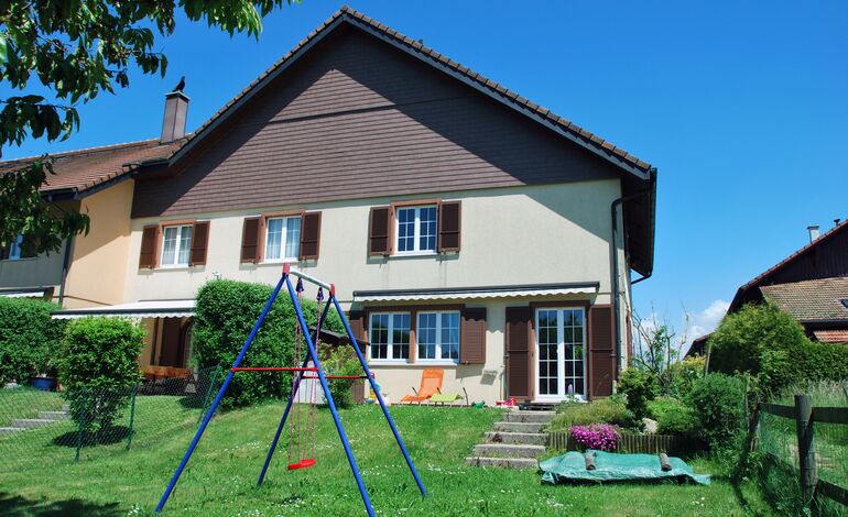 Villa mitoyenne avec jardin privatif
