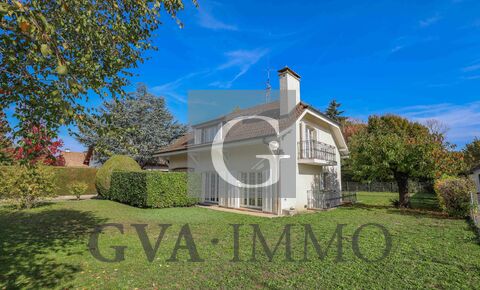 Charming detached house on a beautiful flat plot facing SOUTH