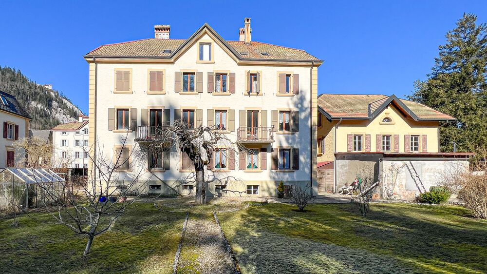 Bâtiment, annexe et jardin - vue sud