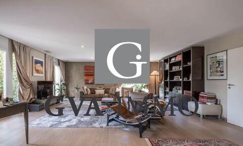 Magnificent 6 room apartment with private garden