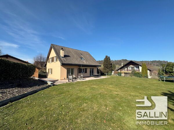 Belle propriété individuelle de 4½ pièces avec garage double