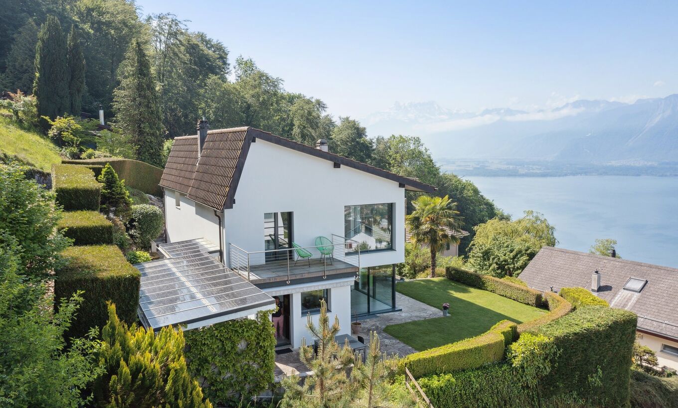 UNIQUE PANORAMA - Contemporary villa overlooking the lake