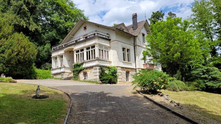 Manor house