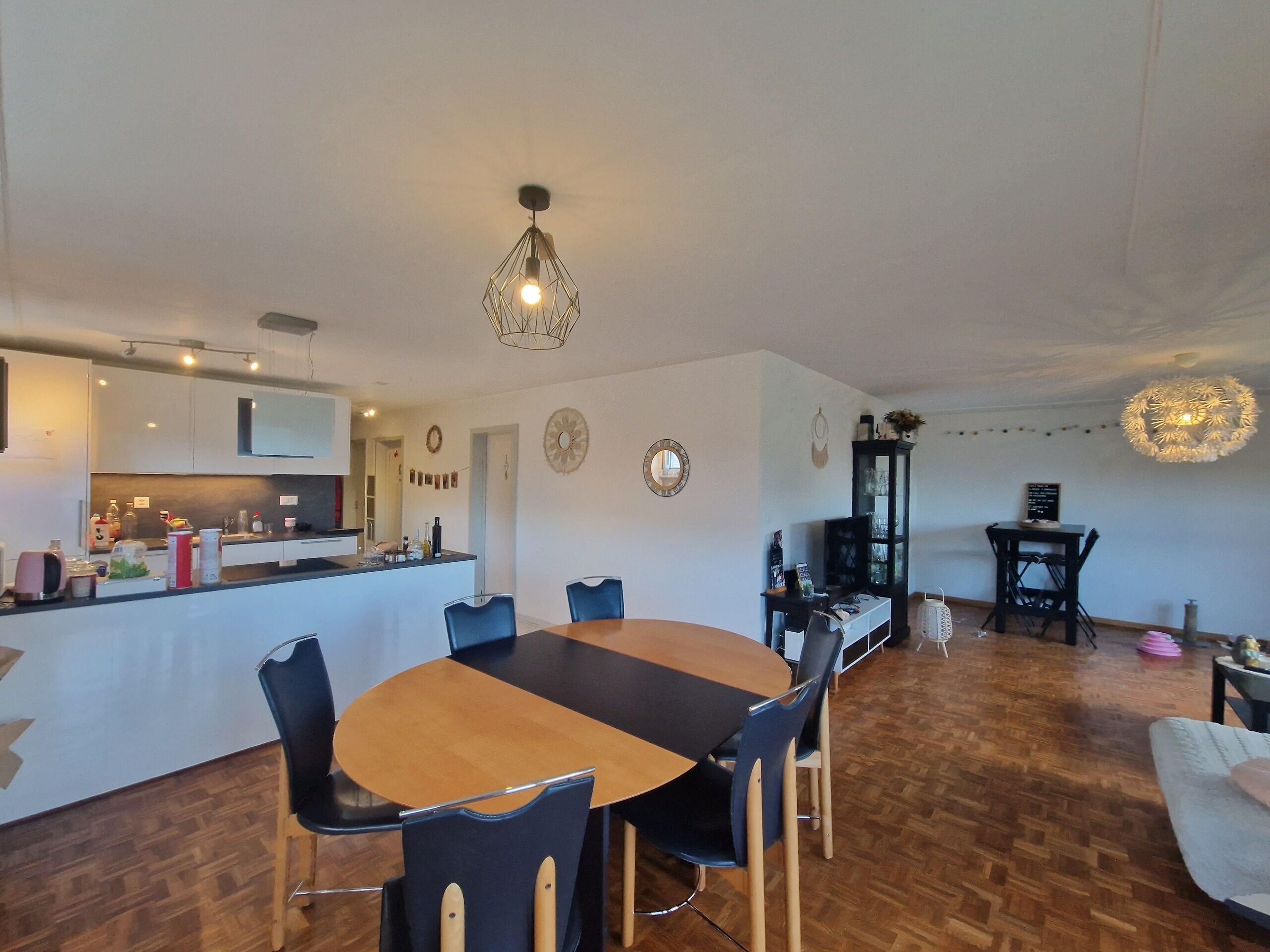 living room/kitchen
