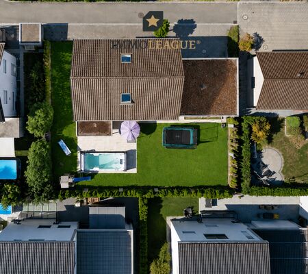 Pflegeleichter Garten in der Privatstrasse.