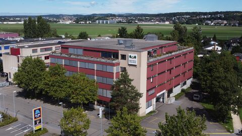 Verkaufs-, Gewerbe- und Büroflächen an zentraler Lage in Dübendorf