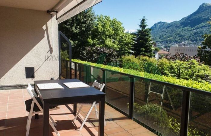 Schöne und gemütliche 2-Zimmer-Wohnung, sehr praktisch und zentral