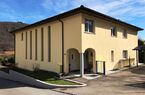 Elegant and large two-family villa in a very sunny and quiet locaton