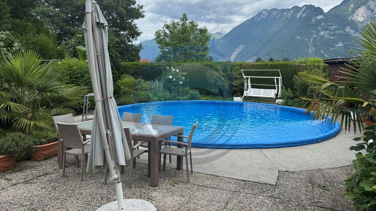CHARMANTE MAISON INDIVIDUELLE 5,5 PCES AVEC CHACHET ET PISCINE