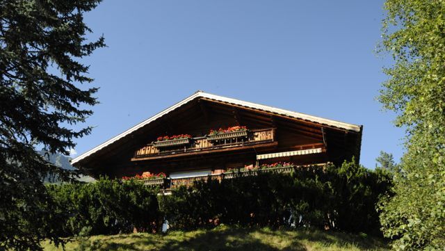 Vendu aux Diablerets : Le chalet de Sir Peter Ustinov avec ses huit chambres !
