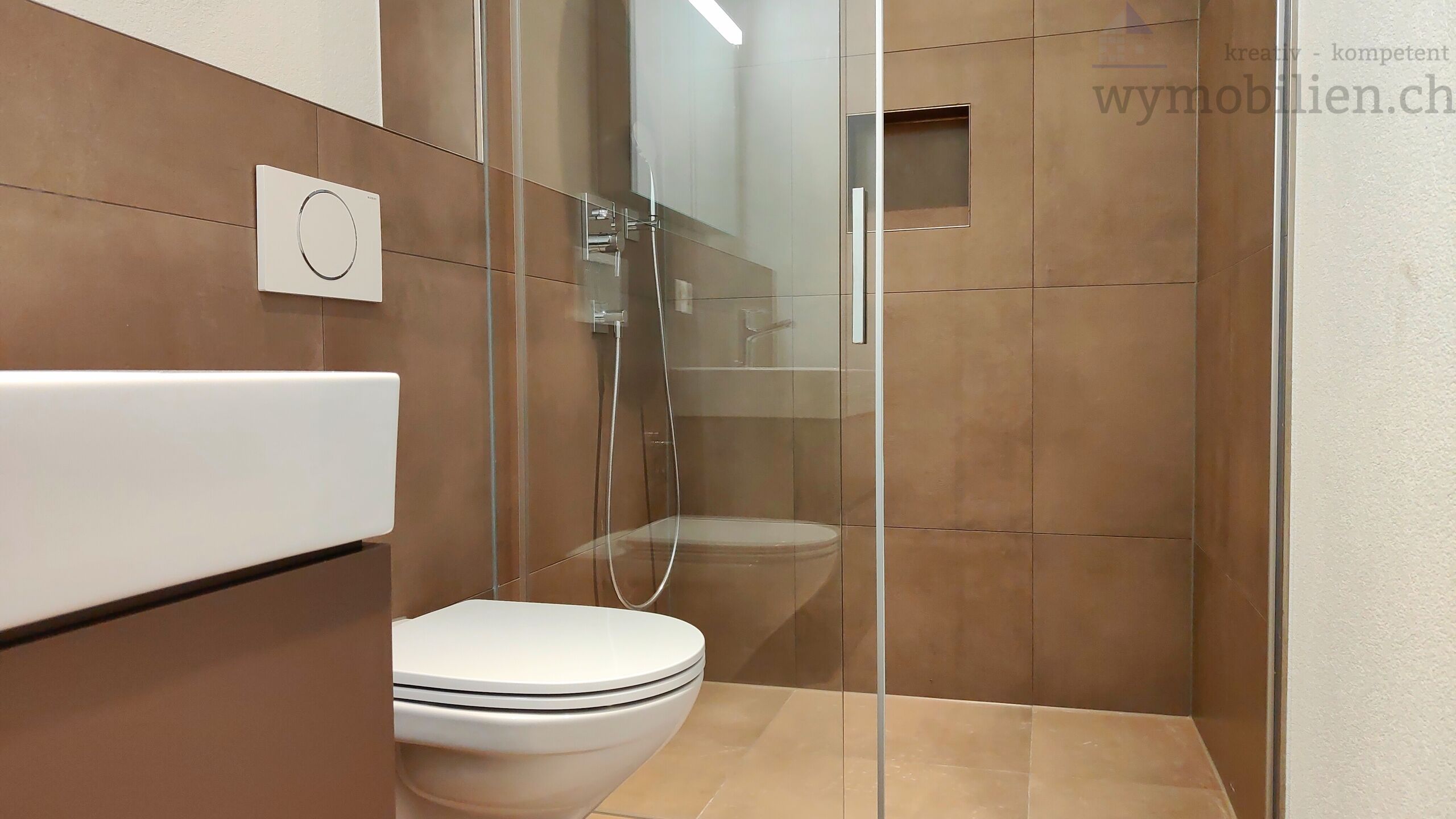 2. Bad mit Walk-In Dusche 