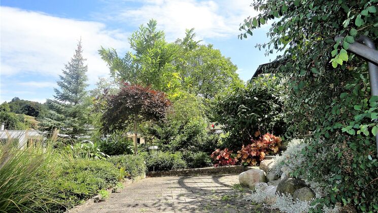 EINFAMILIENHAUS MIT UNVERBAUBARER WEITSICHT UND POOL