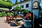 Stately villa in panoramic position and with much privacy