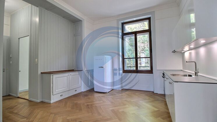 LOT N°5 : MAGNIFIQUE APPARTEMENT DE 3,5 PIÈCES LOT N°5 : MAGNIFIQUE APPARTEMENT DE 3,5 PIÈCES