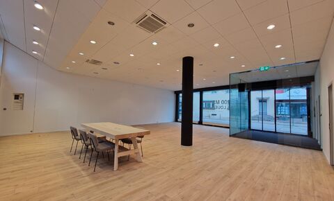 Commercial area of 197 m²