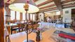 Mayens d'Arbaz, immeuble/restaurant
face au lac, vue imprenable.