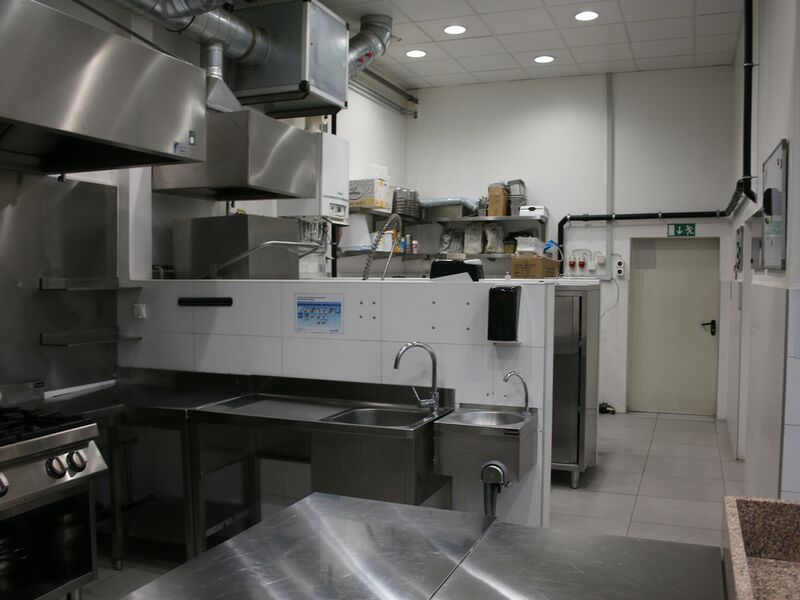 MAGNIFICENT KITCHEN LABORATORY / RENTAL / 180M2