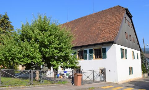 Large and beautiful house with spacious barn - 400 m2