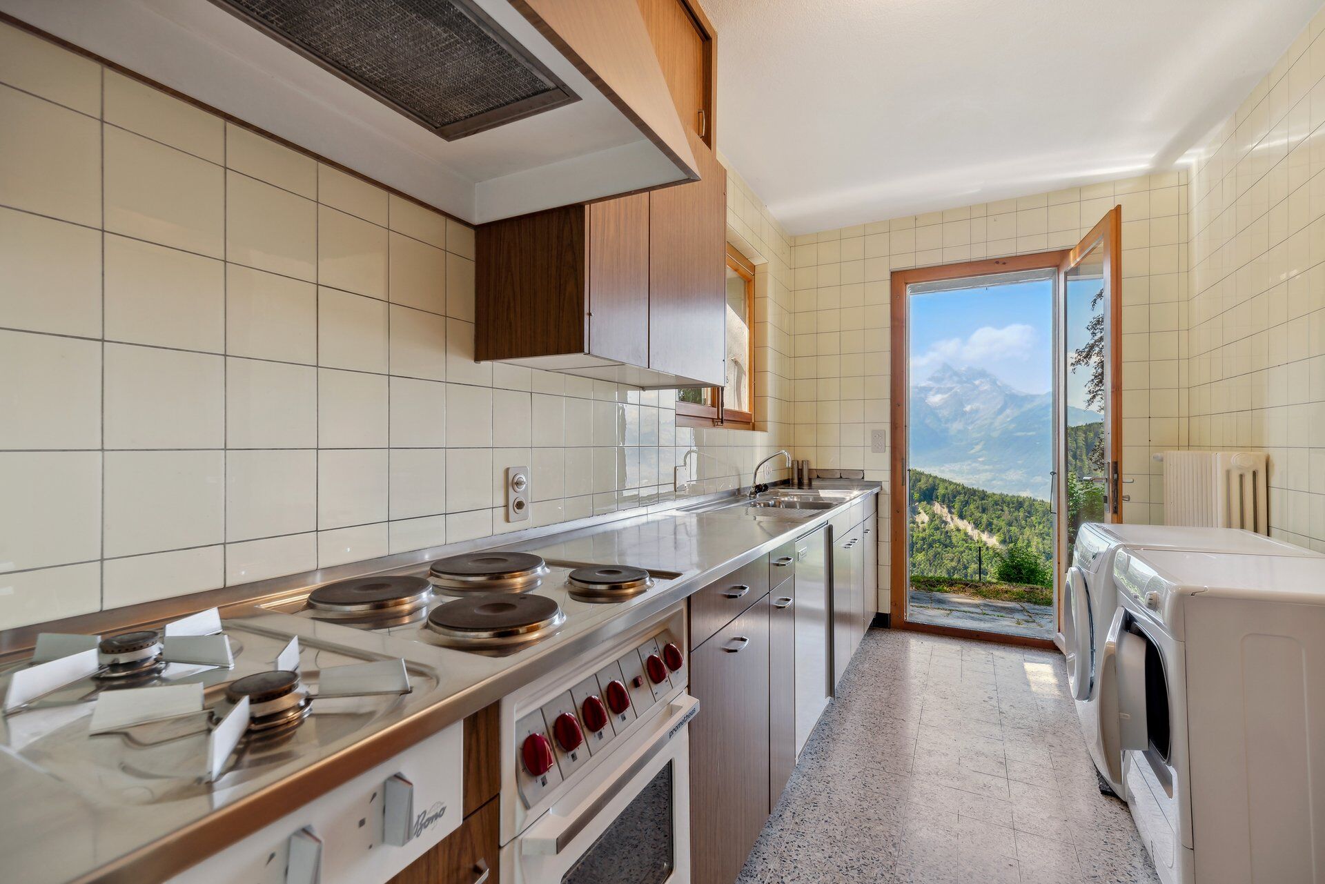Lower ground kitchen