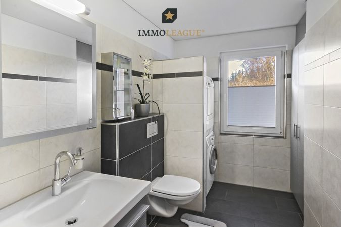 Tageslicht-WC mit WM/TM (optional Dusche)