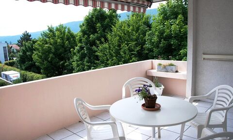 Sonnige 3.5-Zi,- Wohnung mit Balkon und Sicht ins Grüne
