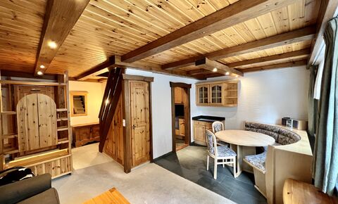 Grosszügige 2 ½ Maisonette Wohnung
