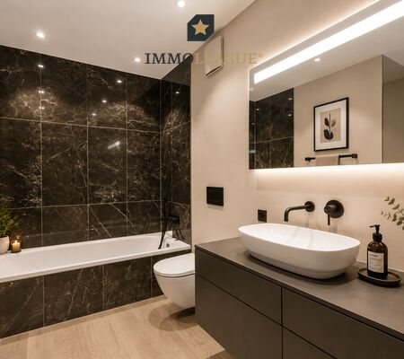 Ob entspannt in der Badewanne oder unter der Regendusche – dieses Bad bietet beides. 