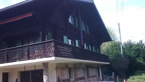 Troistorrents : spacieux chalet habitable avec immense potentiel d'aménagement !