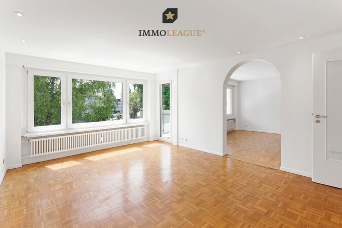 Sie erreichen den Balkon von zwei Zimmern aus.