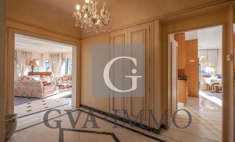 Florissant district, high floor, luxury building