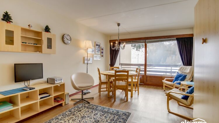 2.5 pièce à Siviez, rénové, avec place parc dans le garage !