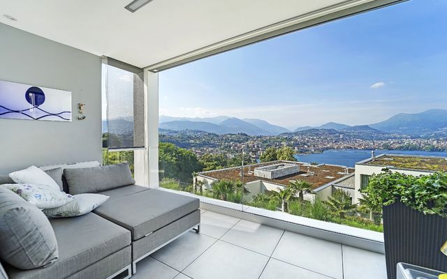 3.5 room apartment with stunning lake view and 5-star service