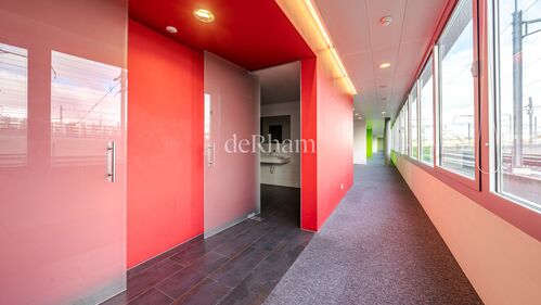 Bureaux modernes d'env. 888 m2 aux portes de la gare CFF