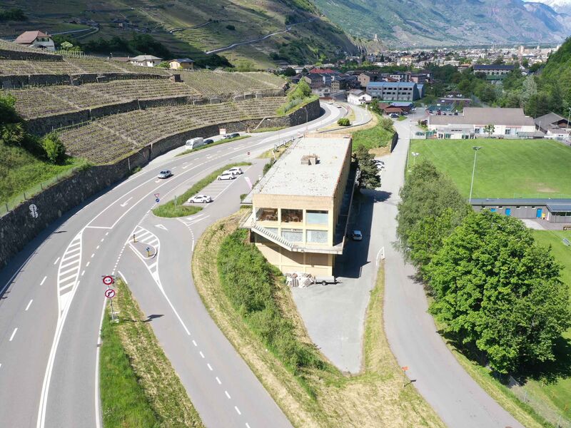 Commercial area of 1'220 m²