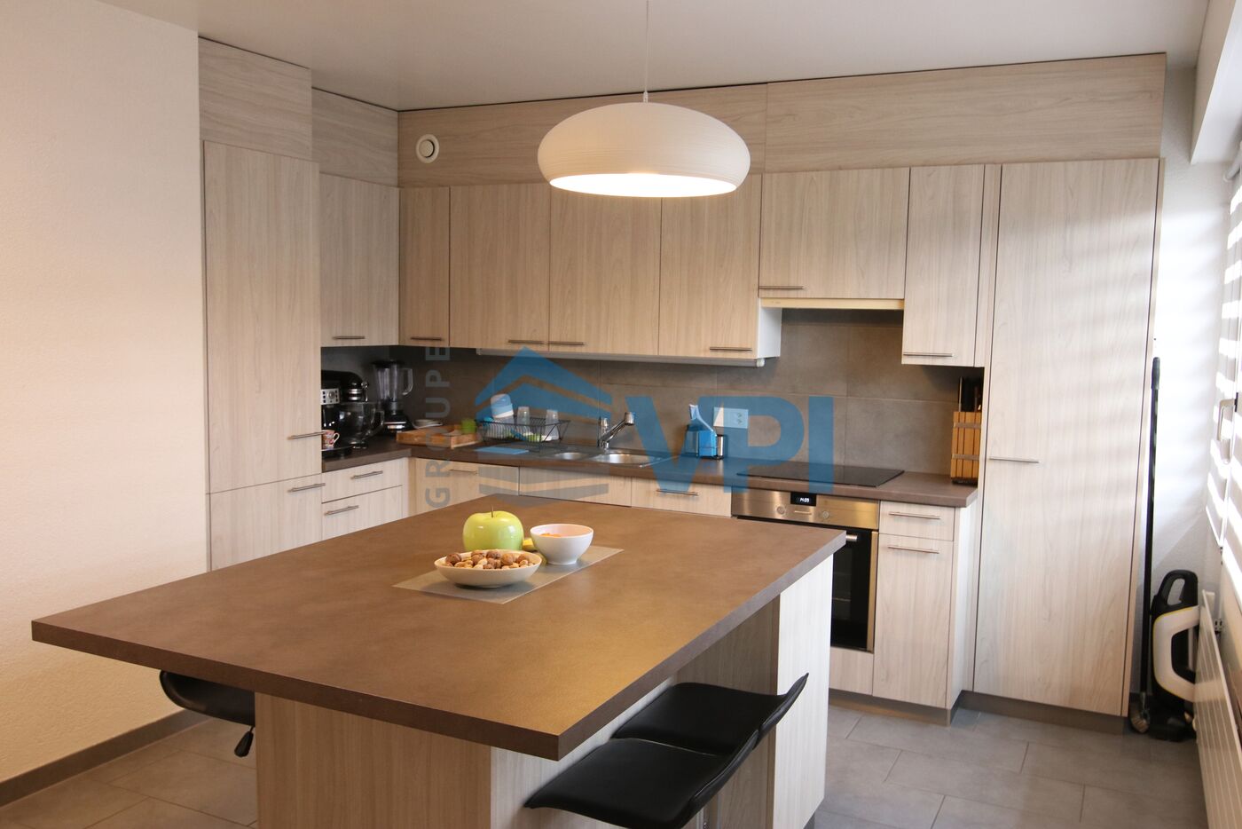 Beau triplex rénové à la Croix-de-Rozon / Bardonnex